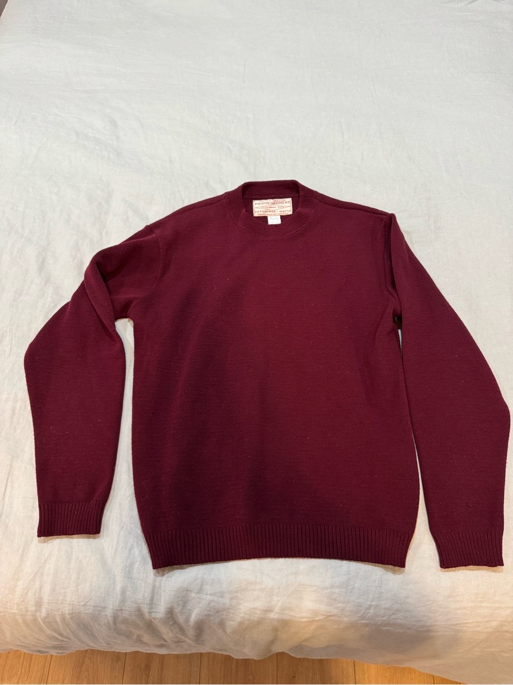 VTG Made In USA Filson 100% virgin wool Men's Crewneck Sweater in Burgundy